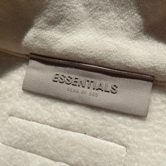 ESSENTIALS FEAR OF GOD Zip Up Off White Size Medium - Picture 6 of 8